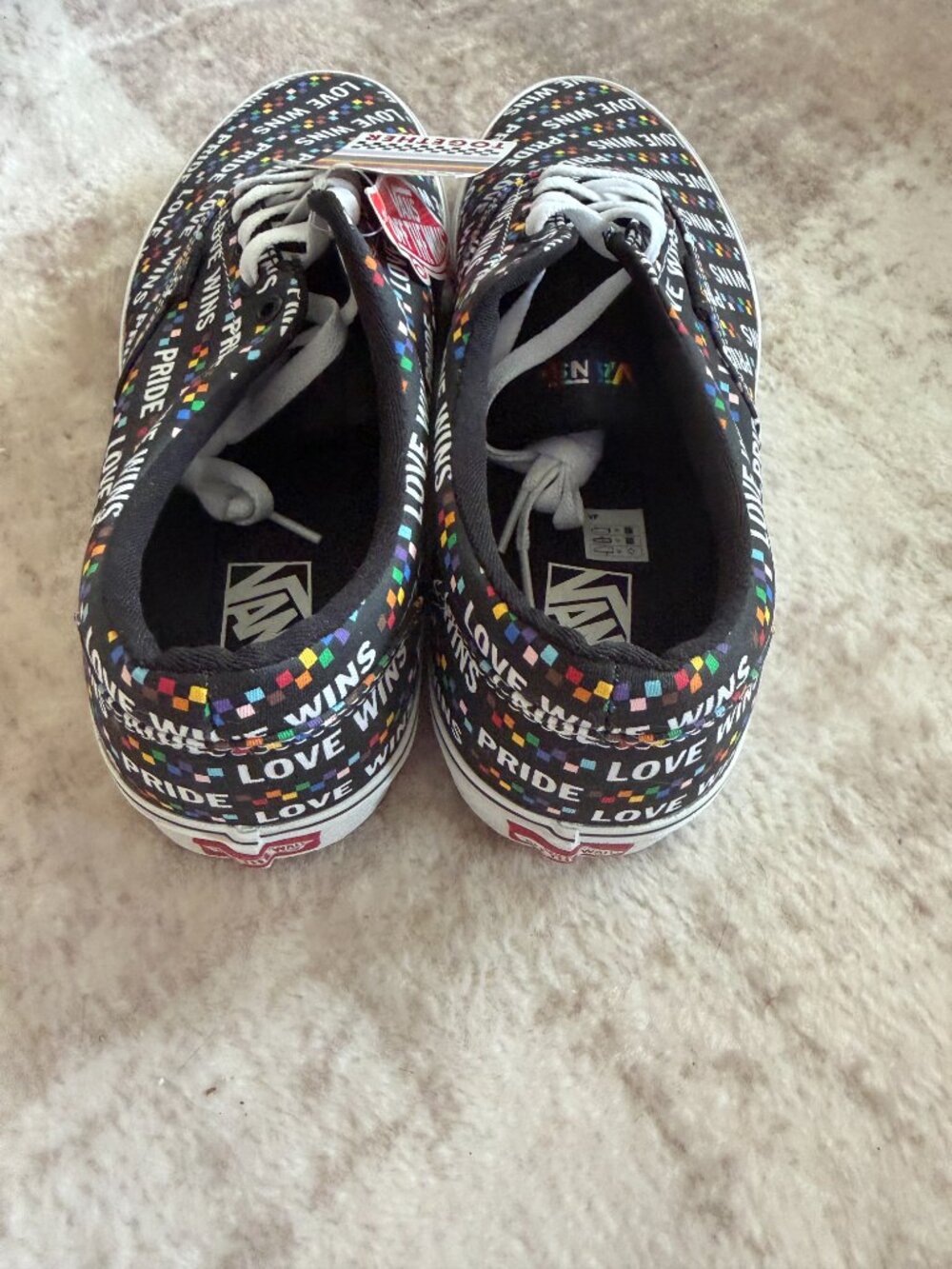 Vans Pride Old Skool Skate Shoes Men’s Size 12 Rainbow Checker Sneakers NWT - Picture 4 of 6